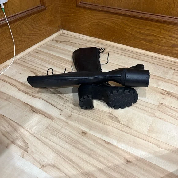 Giani Bini  TheSoukey Black Lace-Up Knee-High Lug Boots - Picture 8 of 10